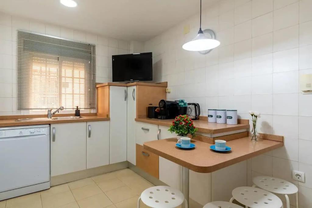 Amplio Piso De 80m2 En Pleno Centro * Sevilla